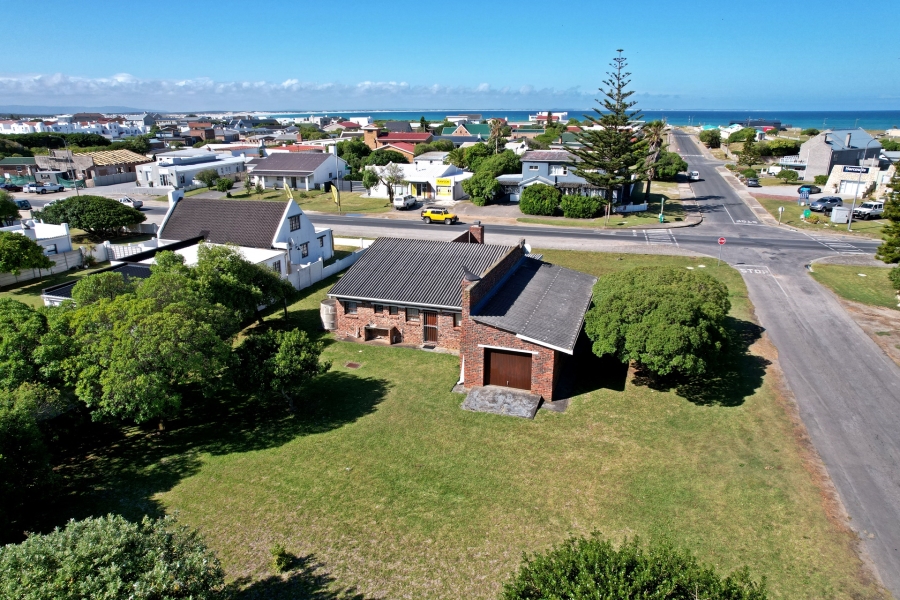 4 Bedroom Property for Sale in Struisbaai Western Cape